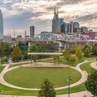 A detailed travel guide covering Tennessee's diverse attractions.